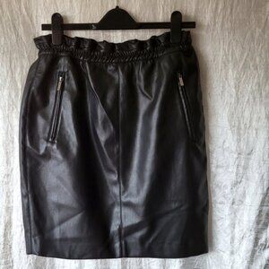 ESQUALO Faux Leather Black  Skirt NWT Sz 12